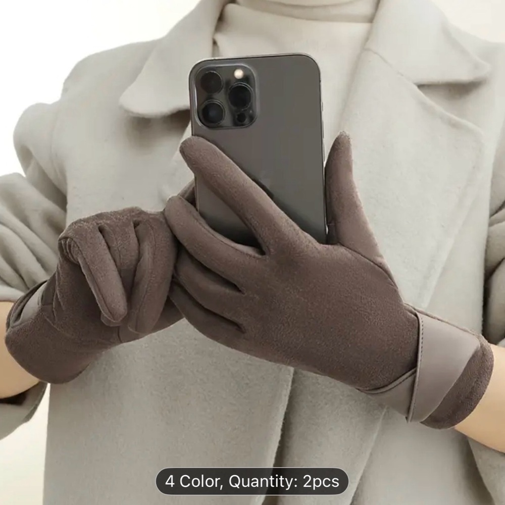 Elegant Cream Beige Women's Soft Winter Gloves - Picture 4 of 7
